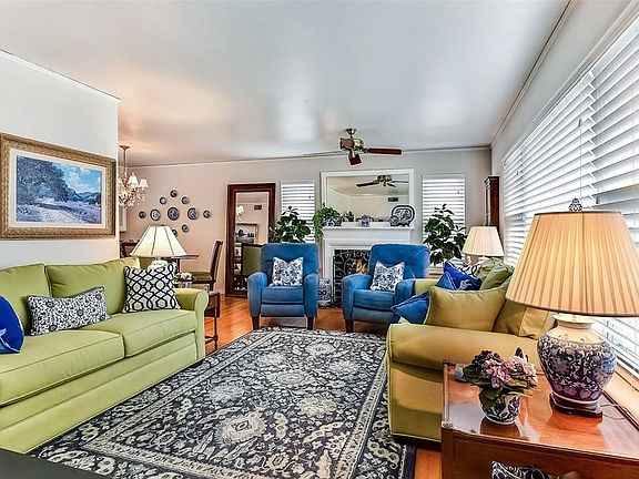 3rd image of 455 Parkhurst Dr