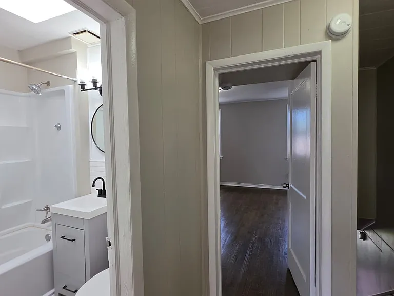 1418 N Dukeland St — Photo 21