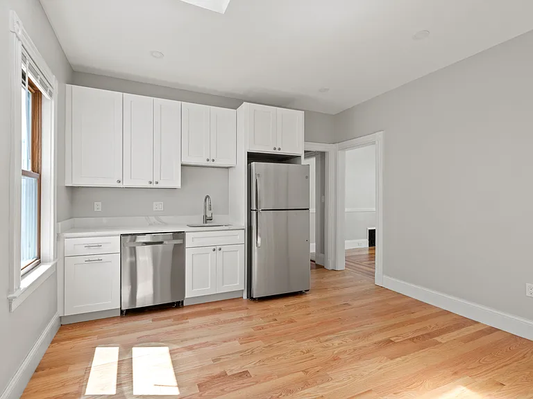 19 Taft St #1 — Photo 15