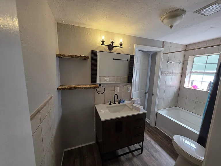 719 Price St — Photo 4