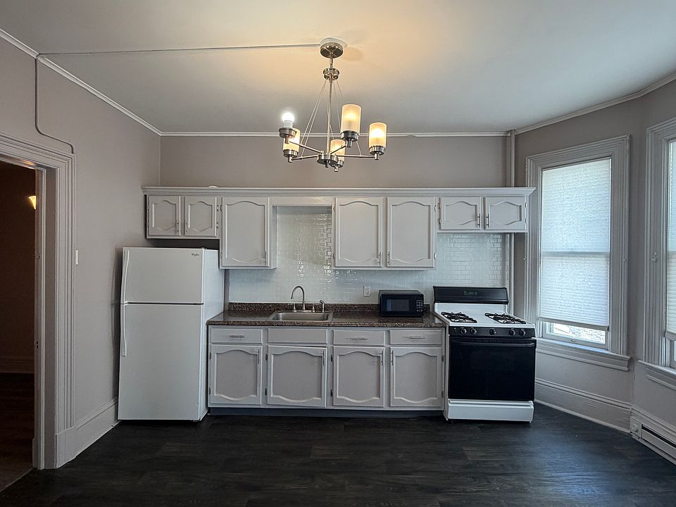 1st image of 953 Wendell Ave Floor 1