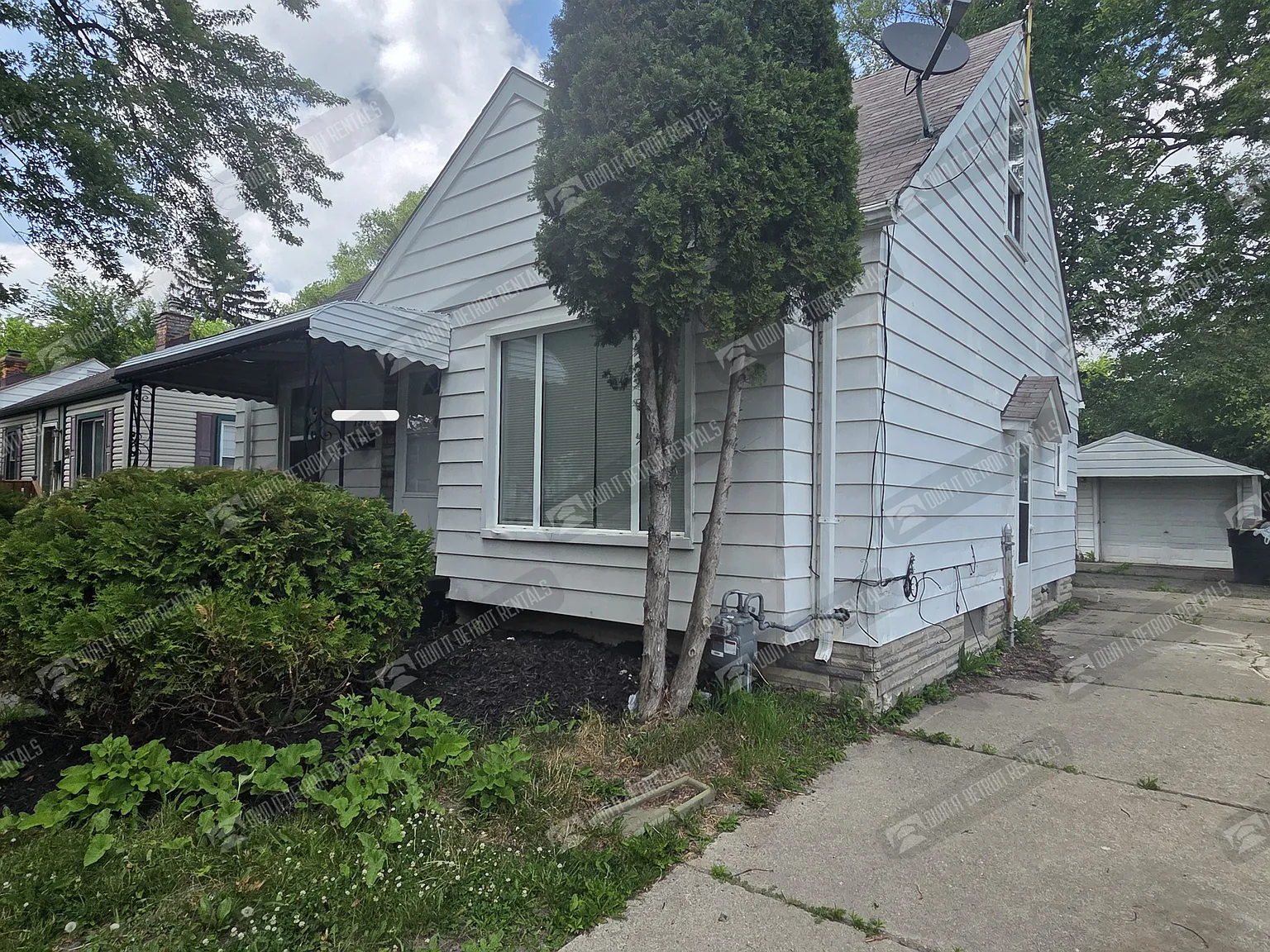 House - Bungalow — Photo 2