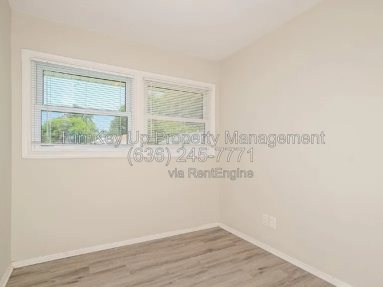 10300 Ross Cir — Photo 11