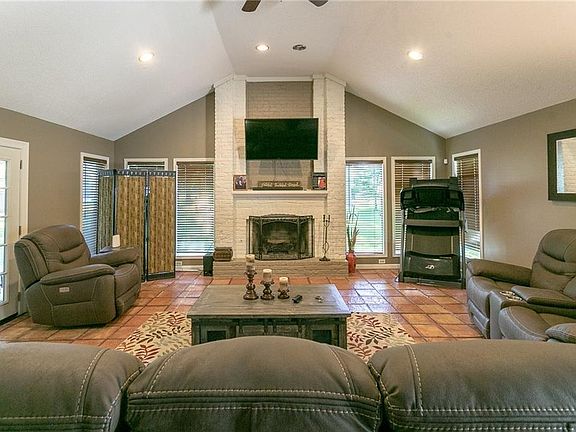 3rd image of 4516 W Quail Hollow Dr