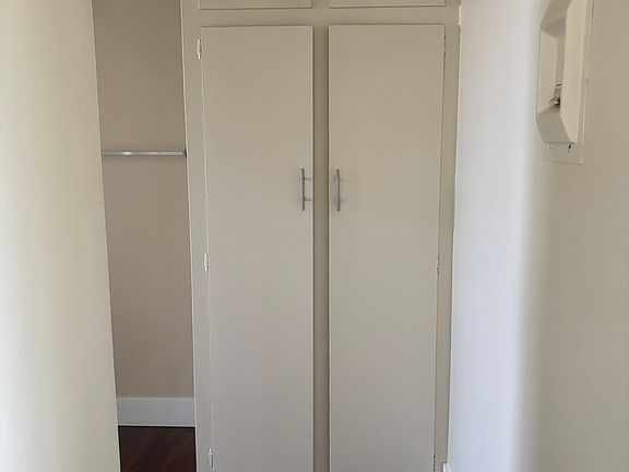 5th image of 12700 Oxford Ave #222