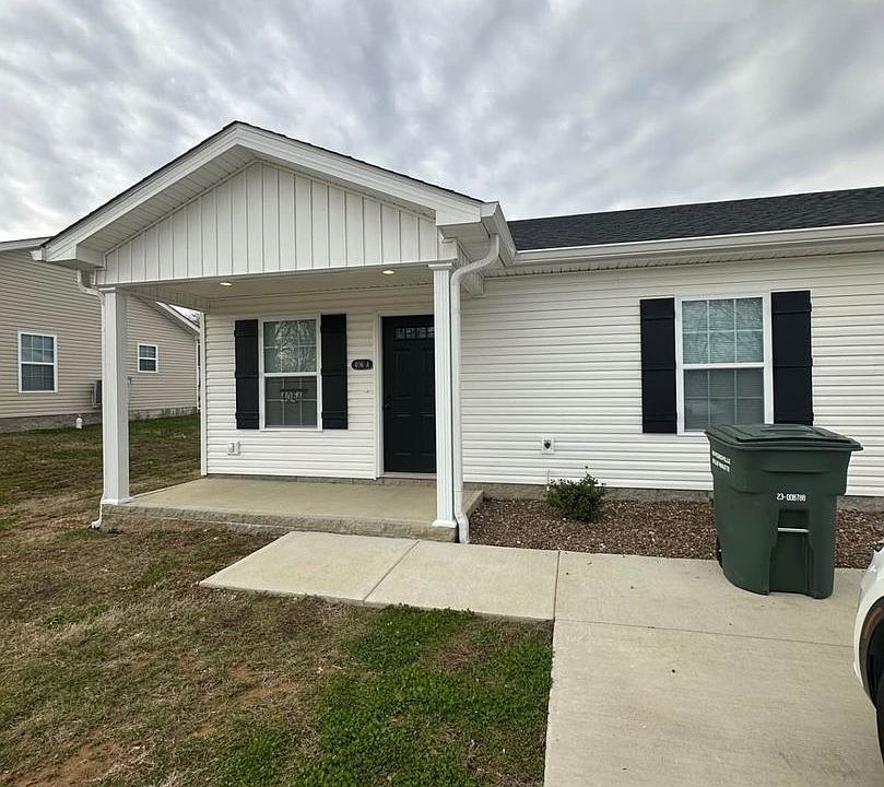 1st image of 406 Sanderson Dr