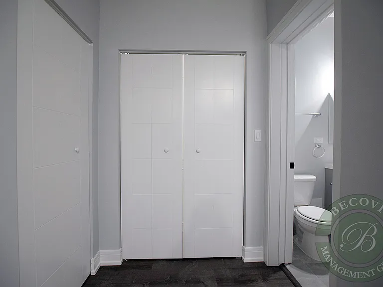 The 1521 Sherwin — Photo 7
