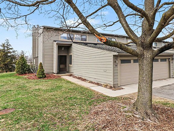 3rd image of 719 Watersedge Dr