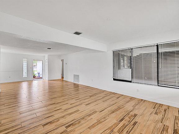 4th image of 1120 NW 83rd Way