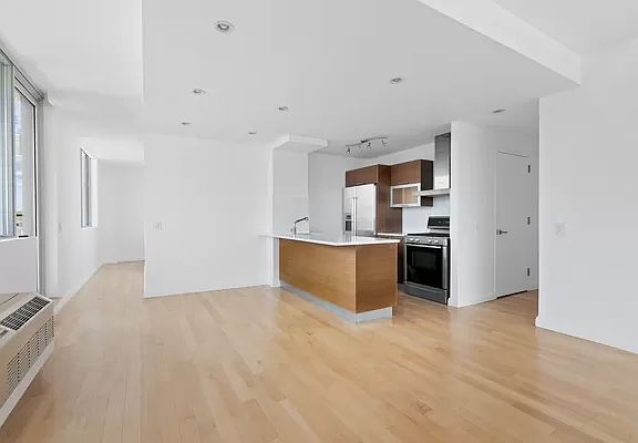 5th image of 255 1st St APT 8C