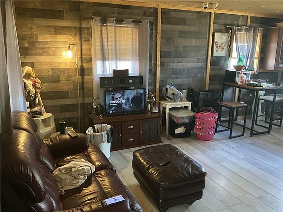 3rd image of 401 Old Bremen Rd