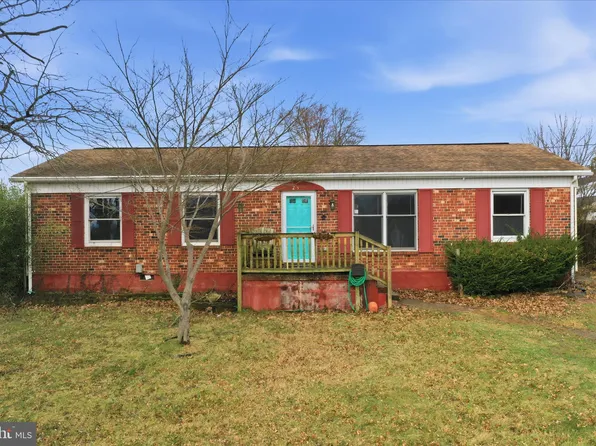 25 Cherry Hill Rd, Ranson, WV 25438