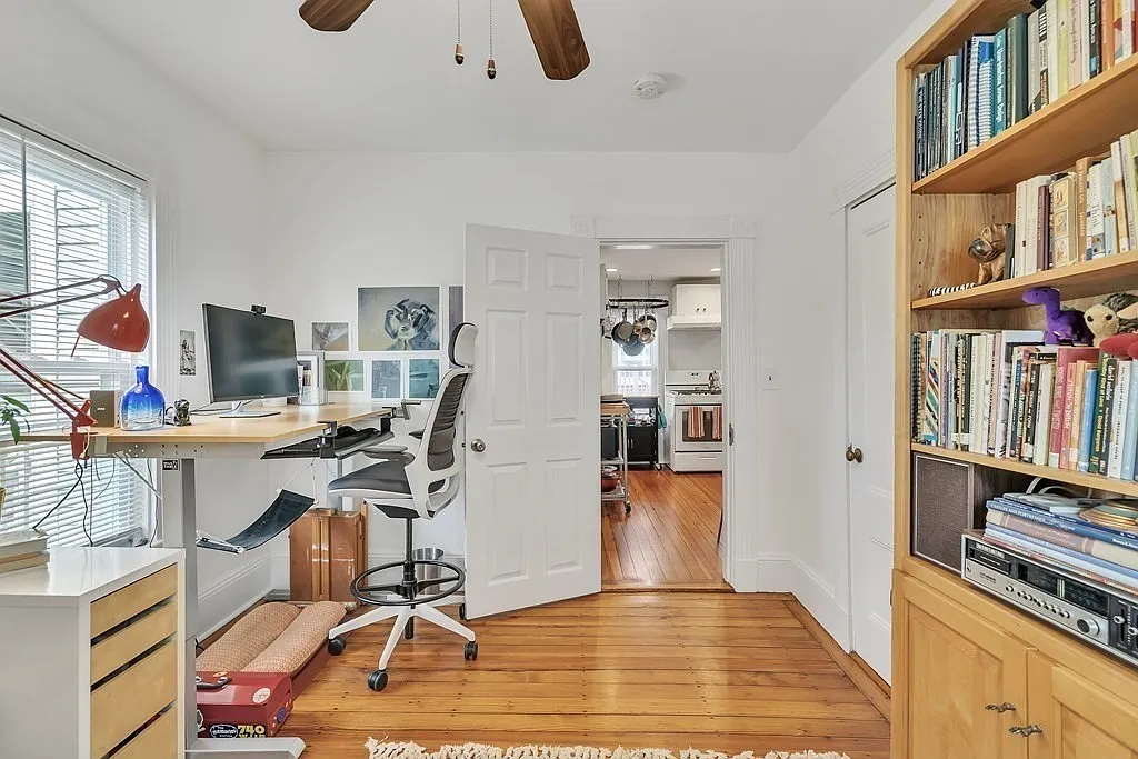 2 bed, 805 sqft, $3,800 — Photo 2