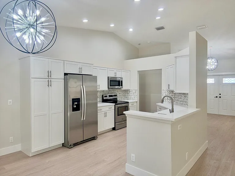 22864 Marbella Cir — Photo 2
