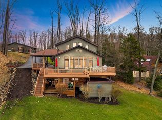 121 N Peninsula Dr, Central City, PA 15926