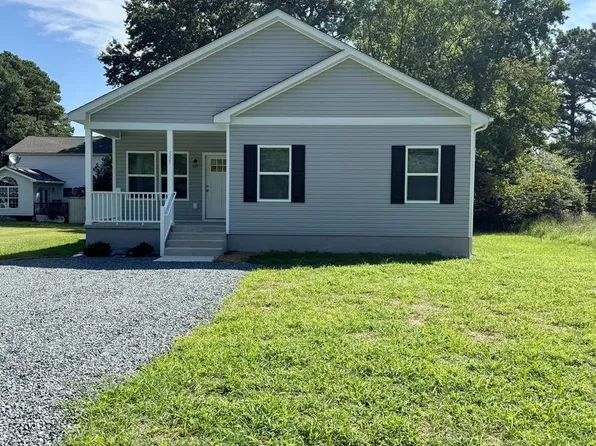 157 Currioman Dr, Montross, VA 22520