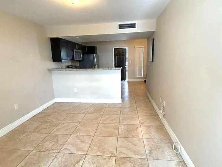 467 NW 19th St #342 — Photo 7