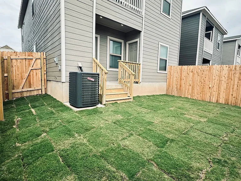 7157 Magnolia Vlg #101 — Photo 16