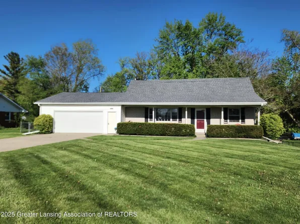 1048 Chris J Dr, Lansing, MI 48917