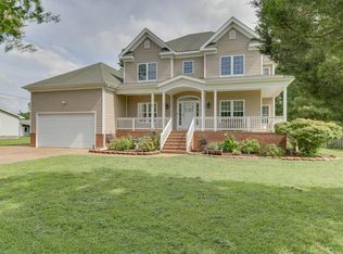 822 Railway Rd, Yorktown, VA 23692