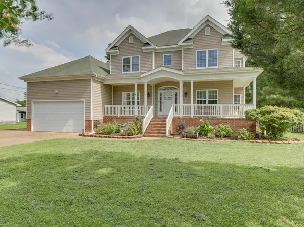 822 Railway Rd, Yorktown, VA 23692