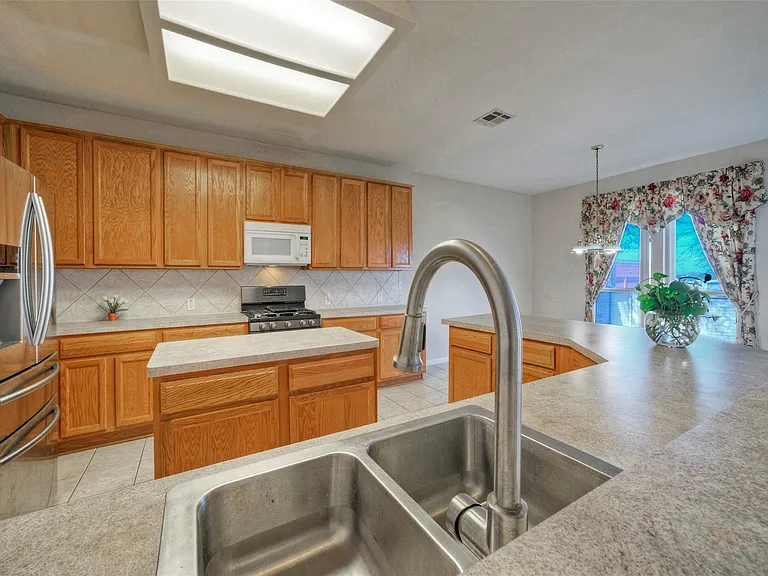 601 Indian Run Dr — Photo 18