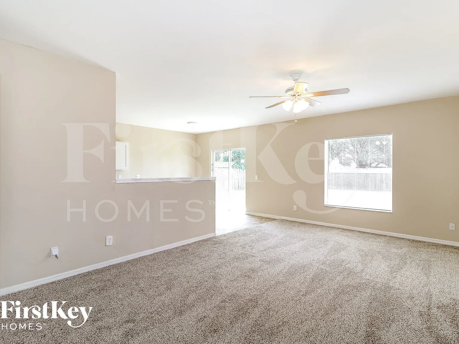 4 bed, 2.0 bath, 1400 sqft, $2,035 — Photo 4