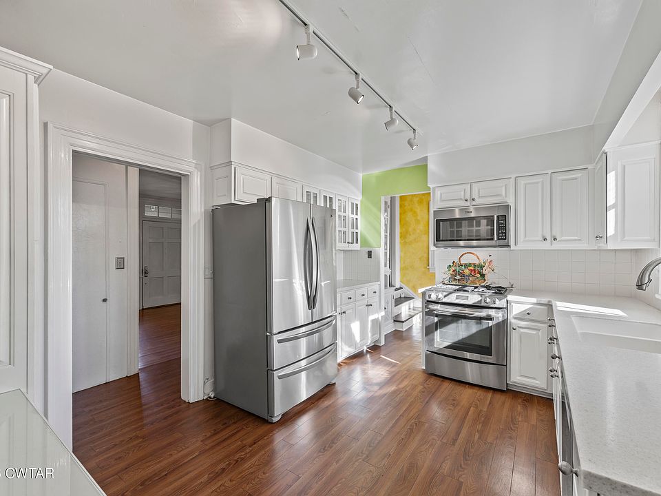 13th image of 3 Northwood Ave