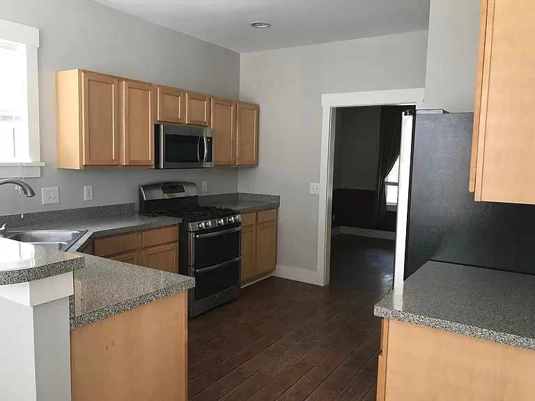 20 4th Ave #20 — Photo 12