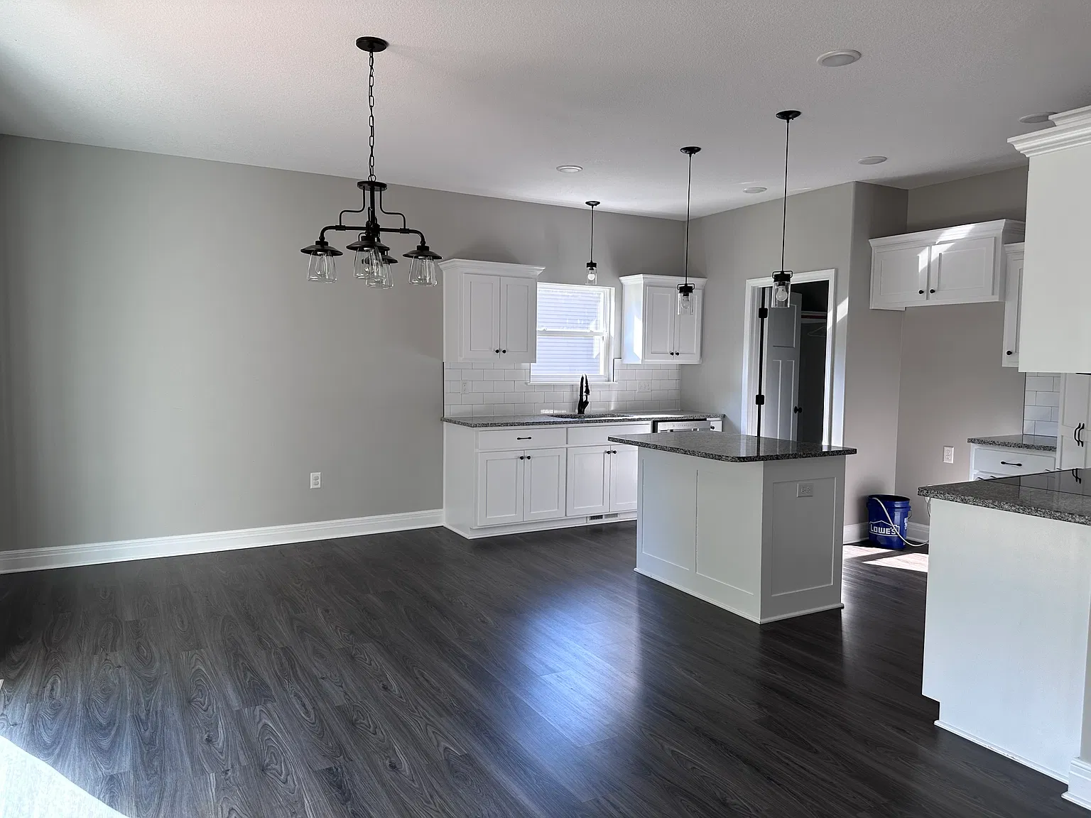 3 bed, 1500 sqft, $2,095 — Photo 4