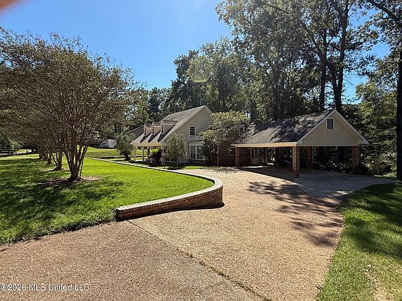 4th image of 121 Woodhaven Dr