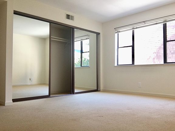3rd image of 2040 Laguna St APT 202