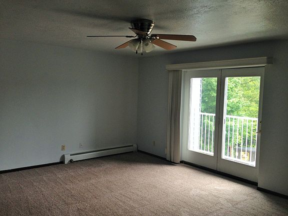3rd image of 725 Grove St APT 6