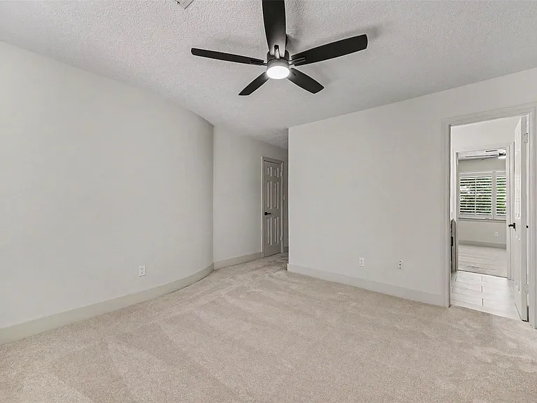 507 Commodore Way — Photo 34