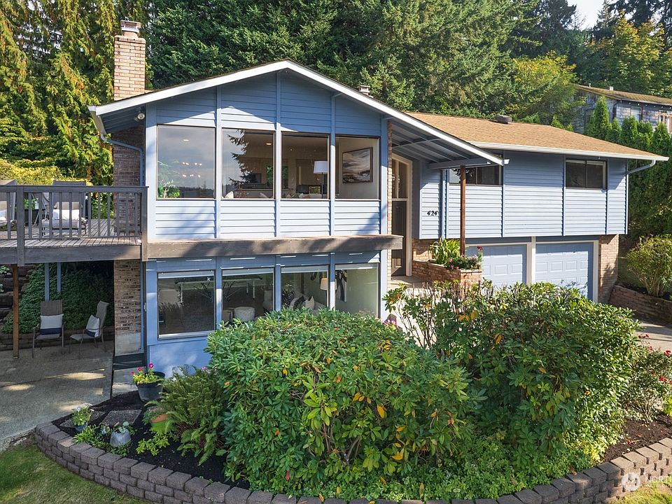 1st image of 424 205th Avenue NE