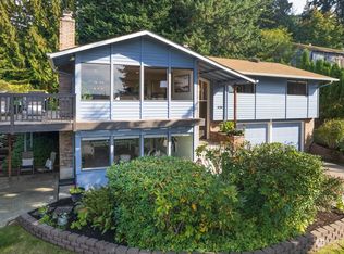 424 205th Ave NE, Sammamish, WA 98074