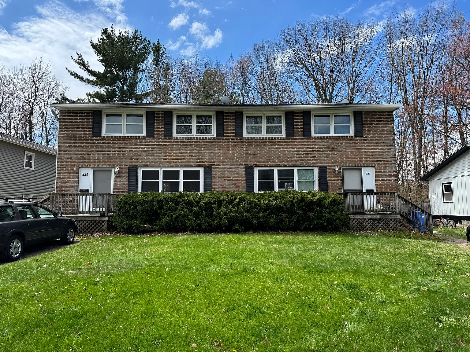 3 bed, 1.5 bath, 1250 sqft, $2,425 — Photo 1