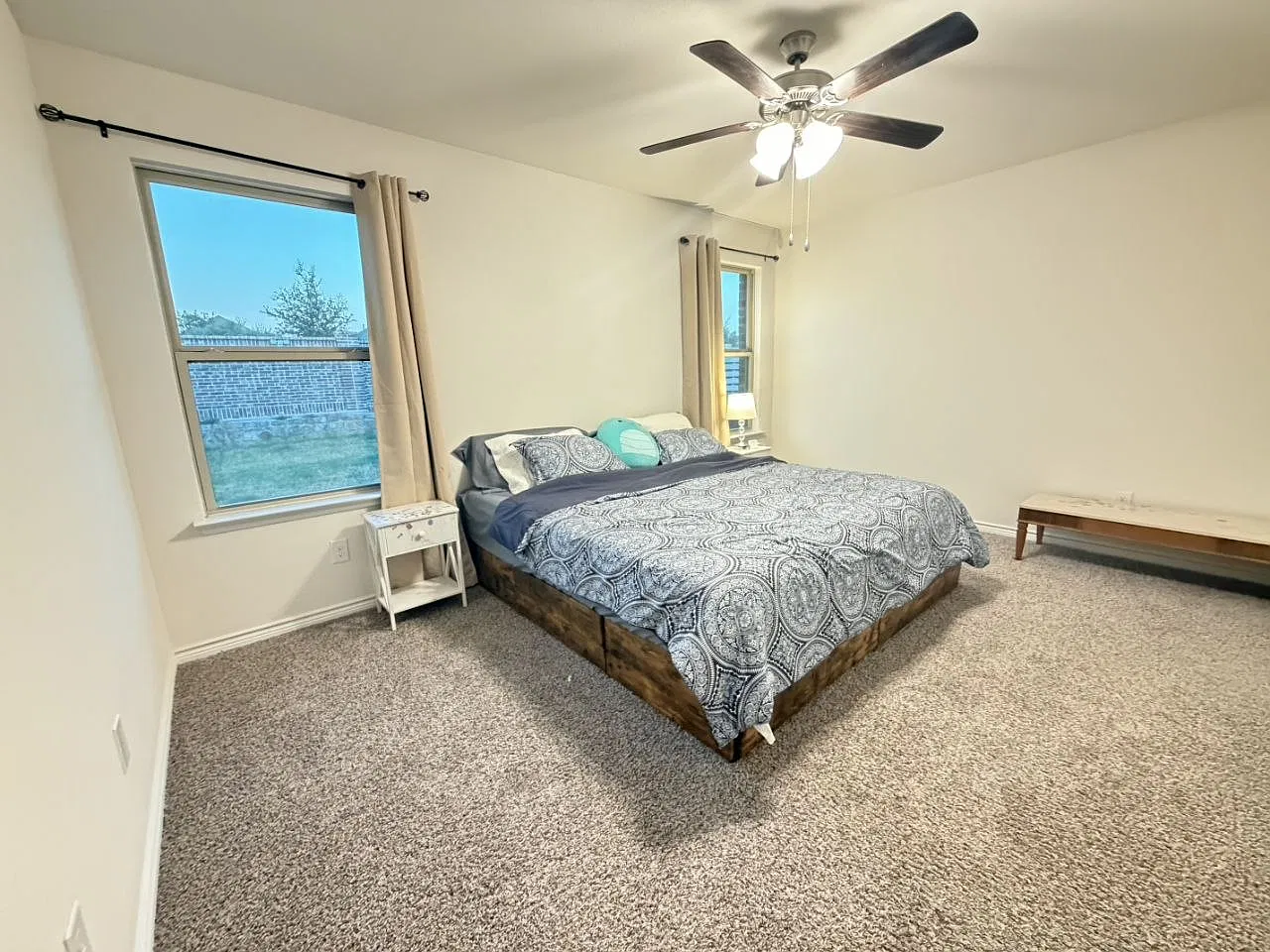 4 bed, 1566 sqft, $2,500 — Photo 4
