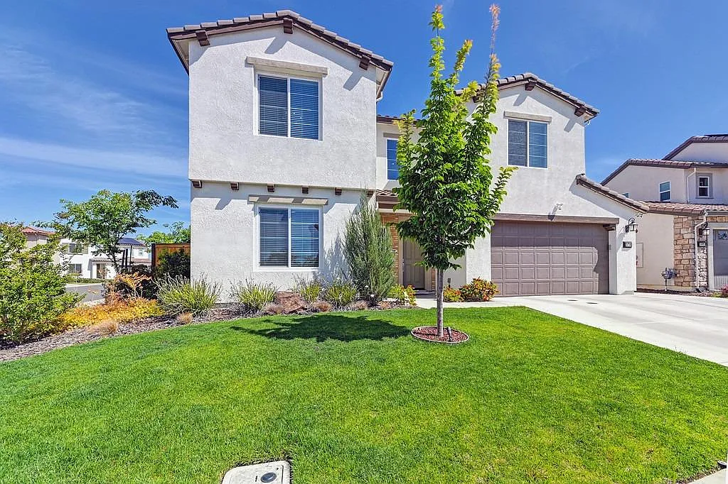 570 Chiselville Ln photo 1