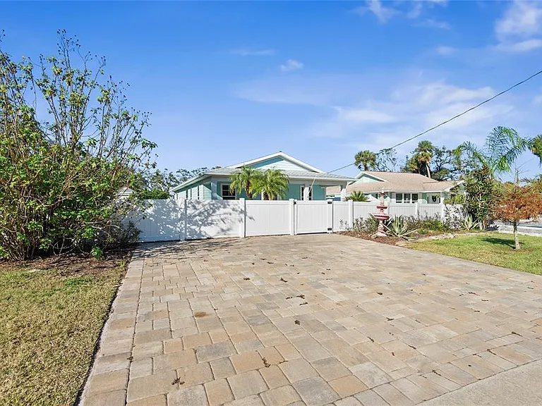 27 Malacompra Rd — Photo 45