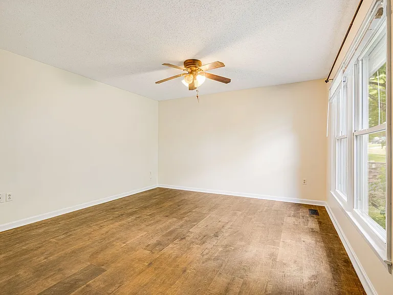 67 Cub Rd — Photo 2