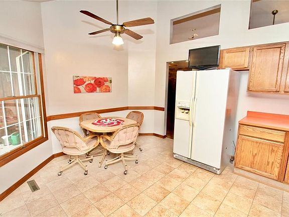 3rd image of 9961 Gatewood Dr