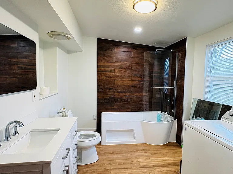 8751 Bridgeport Ave — Photo 11