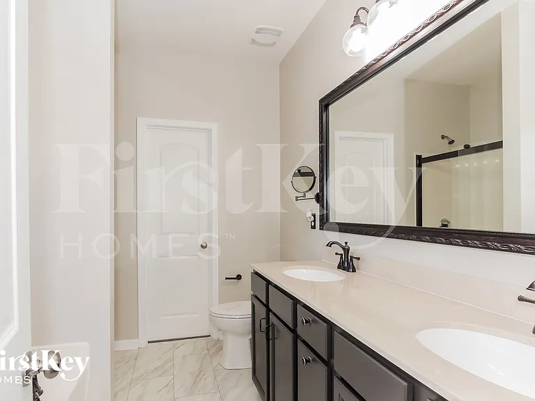 12204 Flatbush Dr — Photo 11