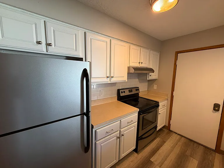1762 Queensbridge Dr #1 — Photo 8