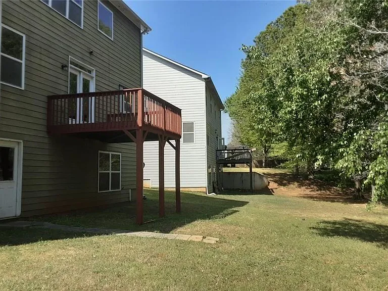 132 Lake Shore Dr — Photo 17