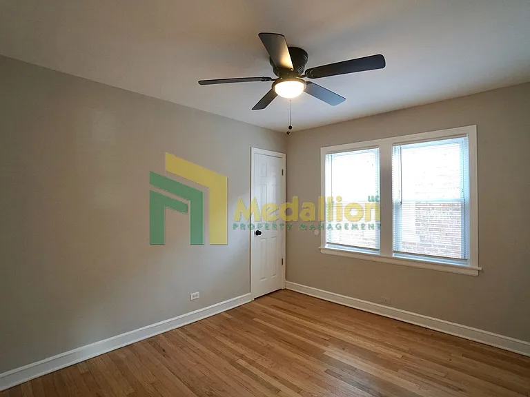 9858 S Drexel Ave — Photo 5