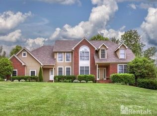 7 Walnut Ln, Fletcher, NC 28732