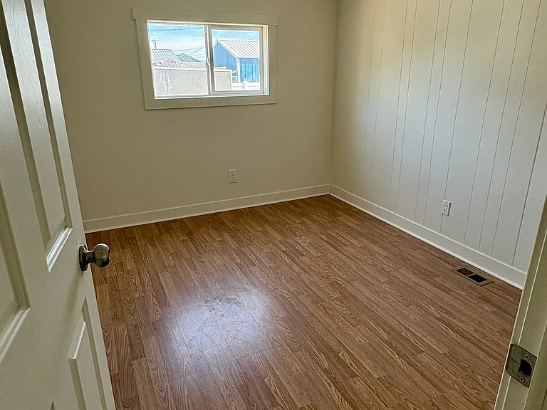402 N Hodges Rd — Photo 6