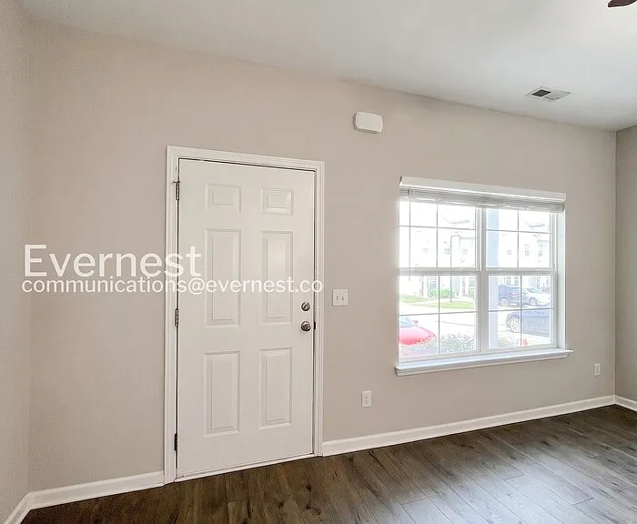 204 Tara Ct — Photo 9